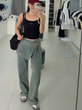 Low Waisted Big Pocket Jeans